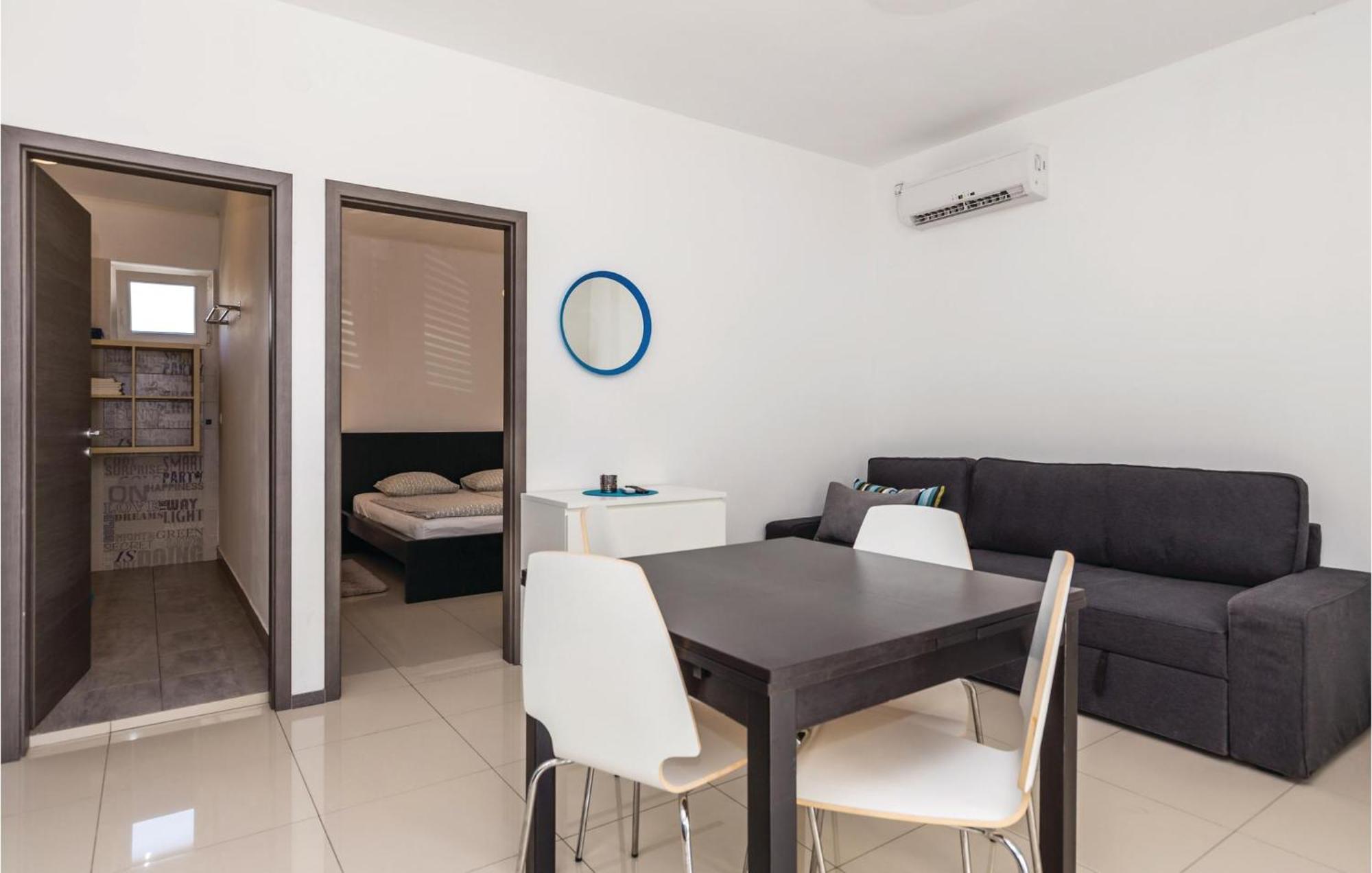 Nice Apartment In Mandre With Wifi Dış mekan fotoğraf