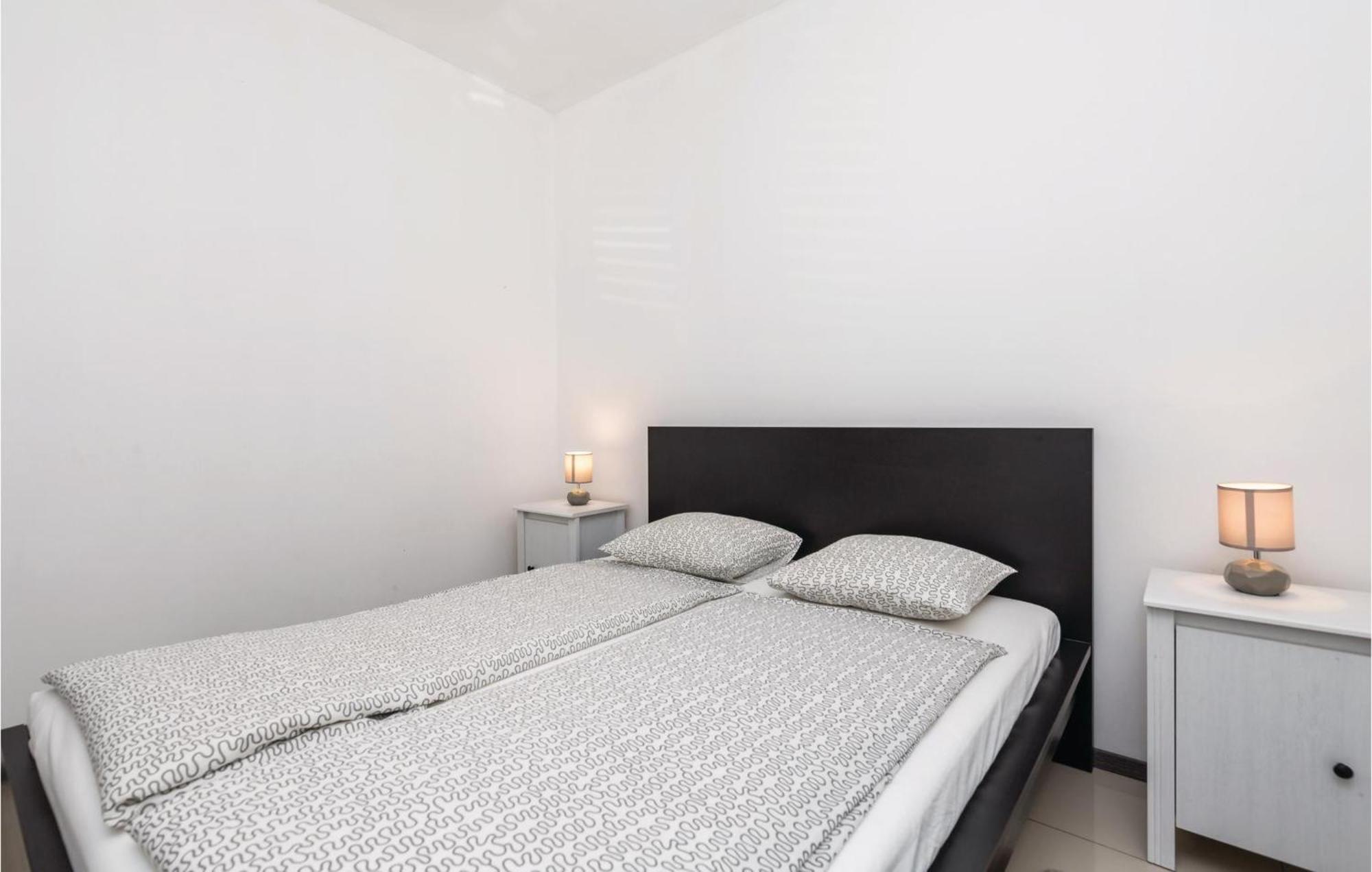 Nice Apartment In Mandre With Wifi Dış mekan fotoğraf